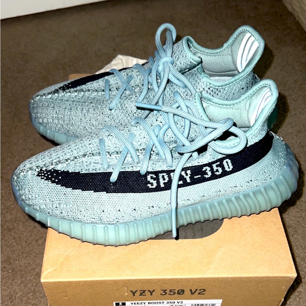 Yeezy Big Kids size 6